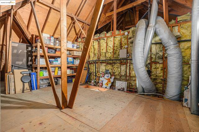 15 Madeira Ct, Oakley CA: https://media.crmls.org/mediaz/86530763-a59f-4213-b798-316fb39decbc.jpg