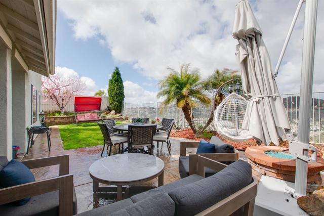 10394 Valley Waters Dr, Spring Valley CA: https://media.crmls.org/mediaz/865325c8-4874-4334-9c84-b13a2641a500.jpg