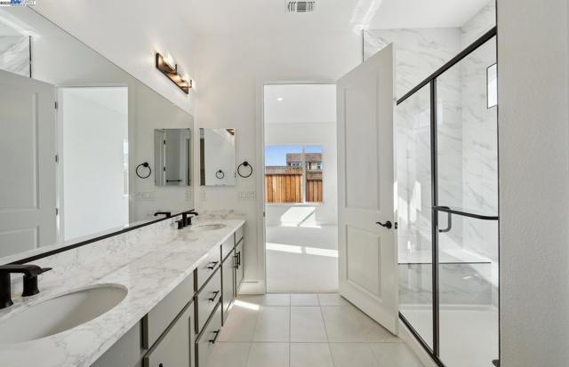 17654 Brightwood Avenue, Lathrop CA: https://media.crmls.org/mediaz/86538ca2-dd64-40b3-b3c7-546c231d8dcf.jpg