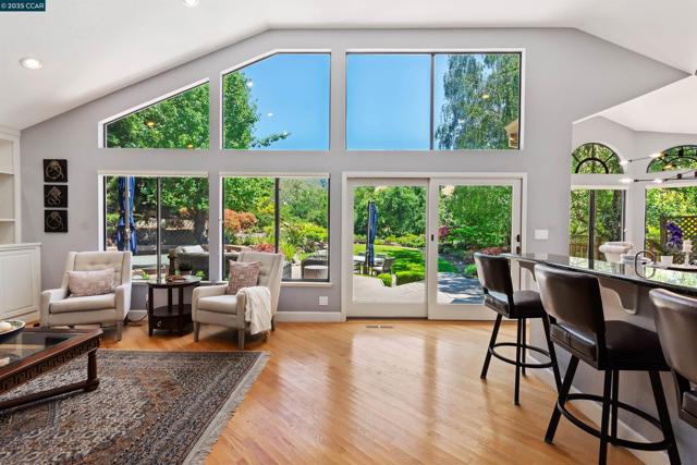 3100 Fox Creek Dr, Danville CA: https://media.crmls.org/mediaz/86539b41-0107-4531-bdd5-0c39e86a6acb.jpg