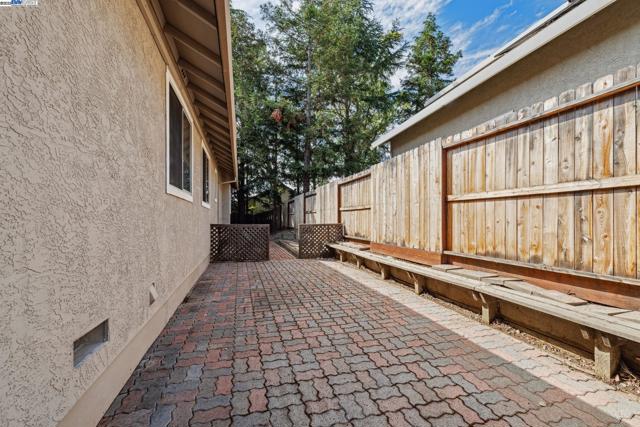 4415 Folsom Dr, Antioch CA: https://media.crmls.org/mediaz/865485dc-34de-4133-8040-7f89b118b652.jpg