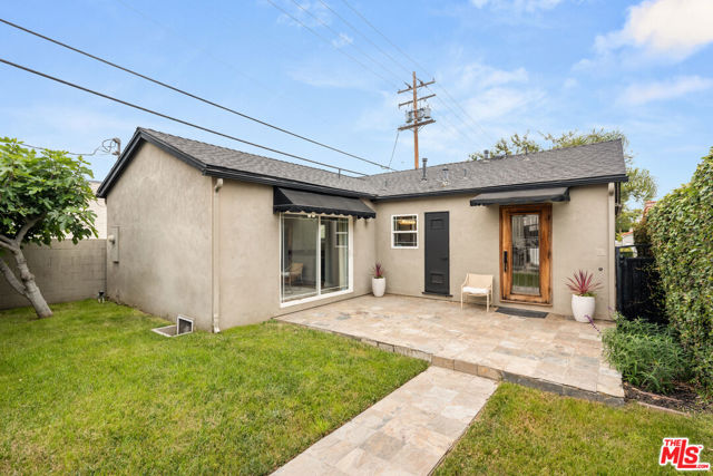 419 S Almont Drive, Beverly Hills CA: https://media.crmls.org/mediaz/8654a73b-5be3-413f-98b7-2dce03a47e64.jpg