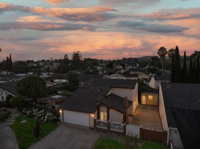 2114 Bennighof Court, San Jose CA: https://media.crmls.org/mediaz/8654fe0a-5e09-424a-b8a9-0c29795de708.jpg