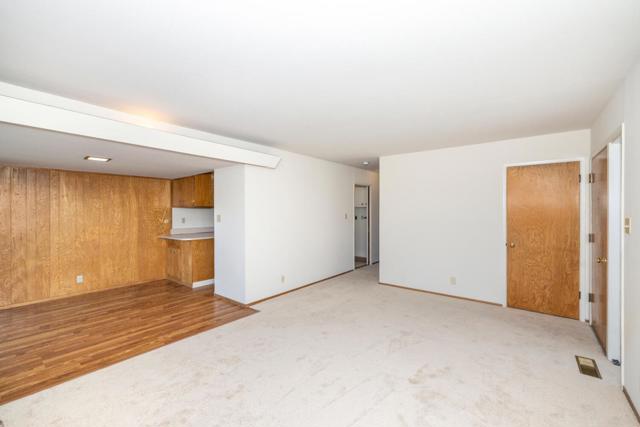 1648 Oak Avenue, Redwood City CA: https://media.crmls.org/mediaz/86555d5b-b103-4a17-a921-f6bc0401448b.jpg