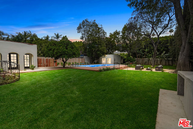 712 N RODEO Drive, Beverly Hills CA: https://media.crmls.org/mediaz/8655eff0-2114-4974-a721-501df75aff24.jpg