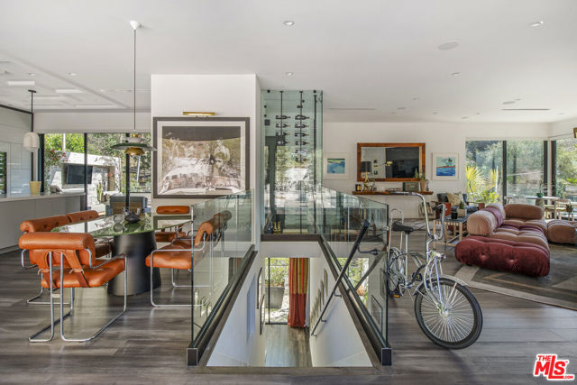 8145 Willow Glen Road, Los Angeles CA: https://media.crmls.org/mediaz/86566c37-27bf-4fee-9943-8609d508aa68.jpg