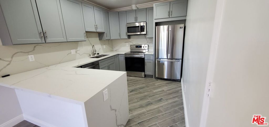 827 2ND Street #301