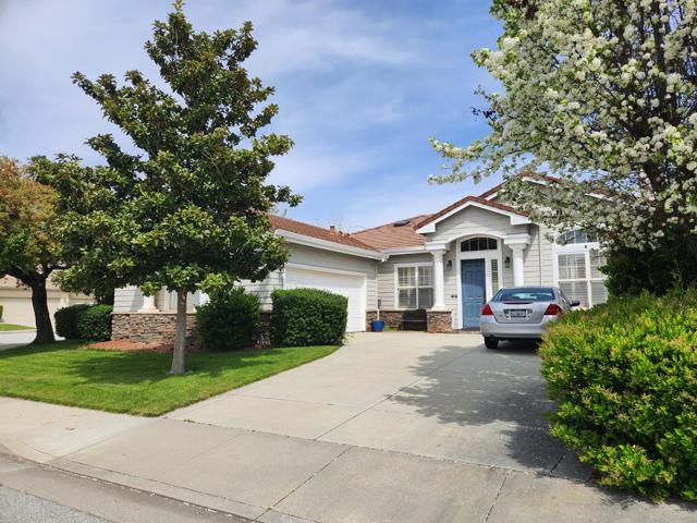 18400 Capistrano Way, Morgan Hill CA: https://media.crmls.org/mediaz/8656ba41-82aa-4b98-ac9a-74725707d3d6.jpg