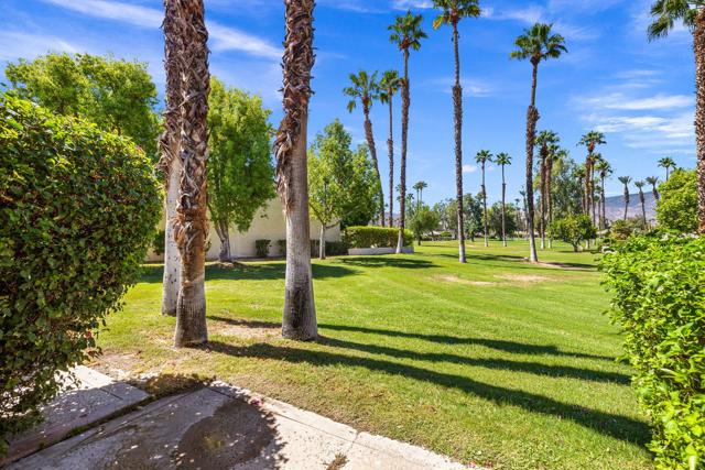 10605 Wimbledon Drive, Rancho Mirage CA: https://media.crmls.org/mediaz/8656ba47-8d97-4e22-aca7-1616a071871e.jpg