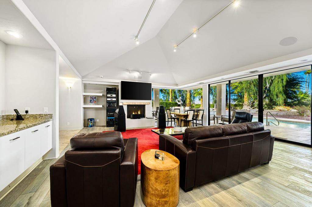 MLS #219137945DA image #6