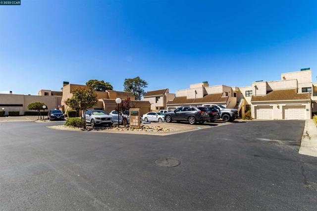 171 Nantucket Ln, Vallejo CA: https://media.crmls.org/mediaz/8657db7d-bdb3-497e-8957-66b9464a751a.jpg