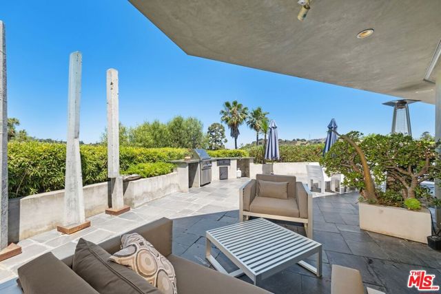 2625 Mar Lu Drive, Los Angeles CA: https://media.crmls.org/mediaz/8657ddbe-e48a-4679-9cae-bf6b80ae627c.jpg