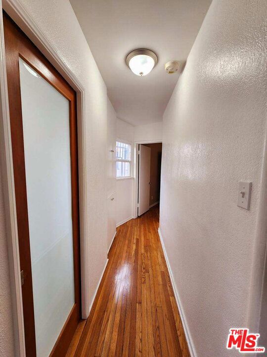 4045 W 28th Street, Los Angeles CA: https://media.crmls.org/mediaz/865906e1-c101-4613-85d6-f6abd786c17d.jpg