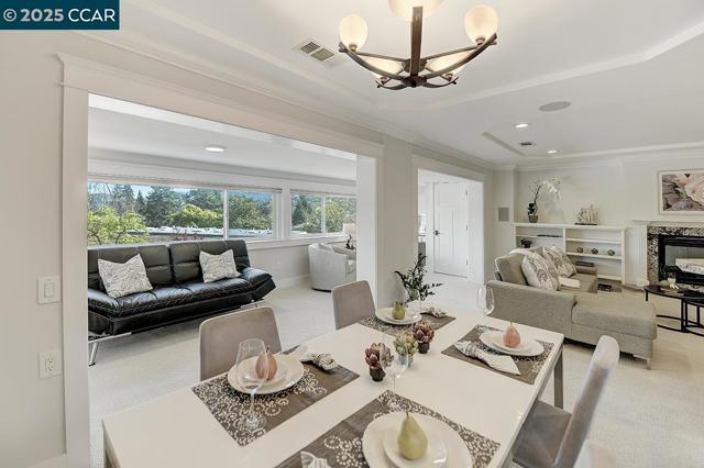 1232 Skycrest Dr, Walnut Creek CA: https://media.crmls.org/mediaz/8659143f-9f32-4fcd-9d4a-9fca048bcee3.jpg