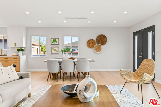 4240 Chase Avenue, Los Angeles CA: https://media.crmls.org/mediaz/86597aaa-dd68-454f-b405-3c00d7a67bf4.jpg