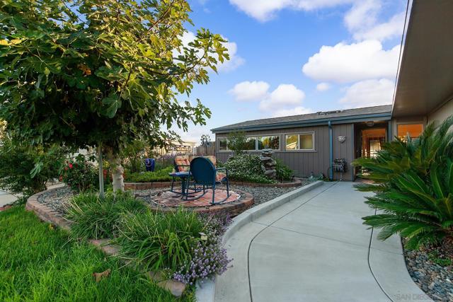 2546 MARATHON DR, San Diego CA: https://media.crmls.org/mediaz/8659dc0b-177f-4348-81b0-d121bdbc8b1e.jpg