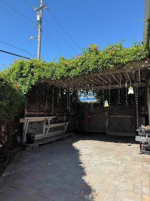 5593 Cedar Garden Court, San Jose CA: https://media.crmls.org/mediaz/865a2fe6-3614-4ca5-a2e0-c84153688b7e.jpg