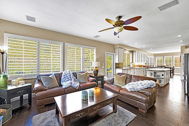 Detail Gallery Image 12 of 50 For 1463 Belmont Park Rd, Oceanside,  CA 92057 - 5 Beds | 3 Baths