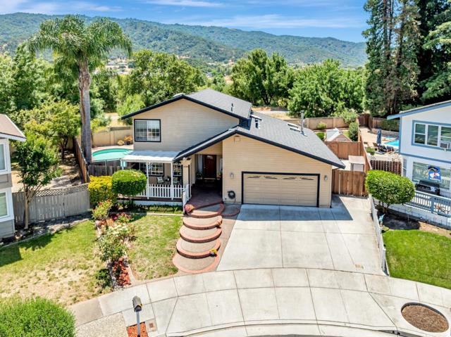 1298 Hersman Drive, Gilroy CA: https://media.crmls.org/mediaz/865c0f25-e155-417f-b8ed-7a94ef01308b.jpg