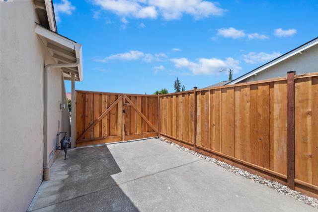 4531 Harper Ct, Pleasanton CA: https://media.crmls.org/mediaz/865c1425-03f6-4168-8718-0366479f754f.jpg