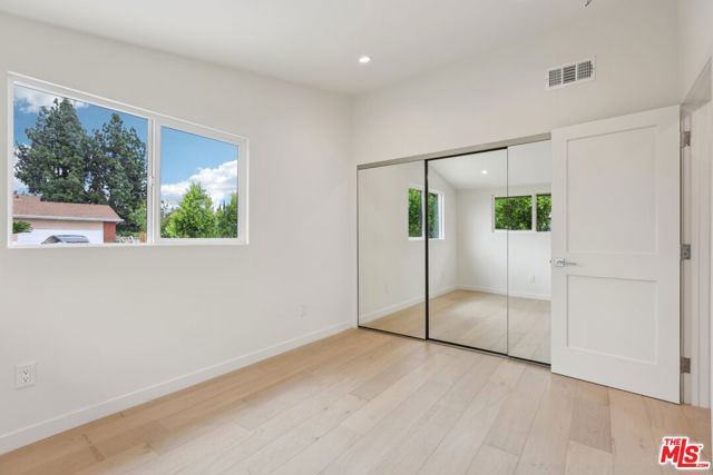 6731 Delco Avenue, Winnetka CA: https://media.crmls.org/mediaz/865c7e52-f0e0-4352-8382-514c3a613bf3.jpg