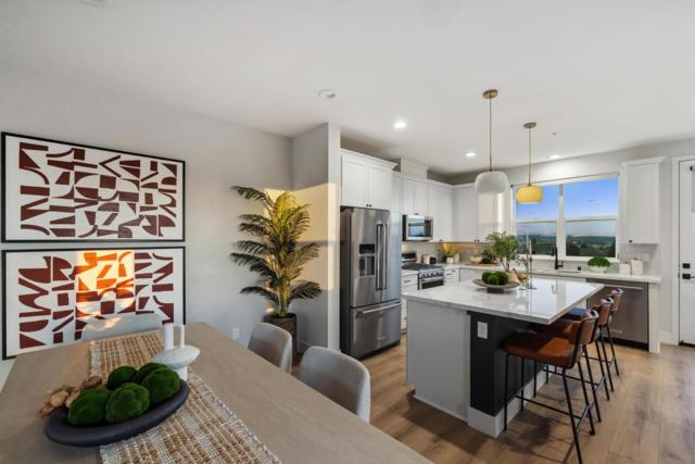 138 Skyline Vista Way, Watsonville CA: https://media.crmls.org/mediaz/865d12de-c867-4248-9711-9167be0f67ad.jpg