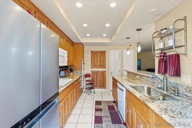 5217 Mount Alifan Dr, San Diego CA: https://media.crmls.org/mediaz/865d4642-ebcf-4654-bfa2-1d8283ccc562.jpg