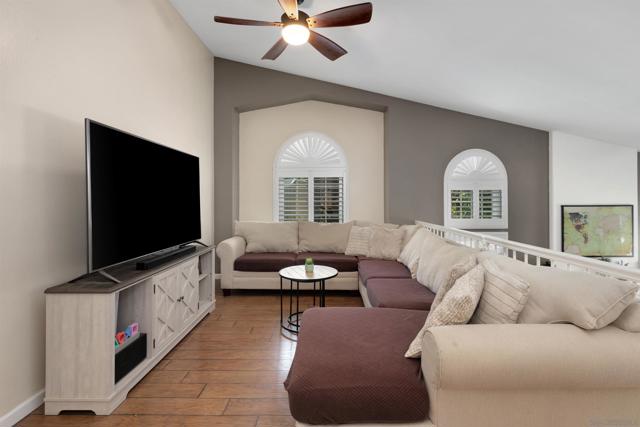 1824 Carolyn Drive, Chula Vista CA: https://media.crmls.org/mediaz/865d6275-6c09-4be4-8f11-07fd0766b5a8.jpg