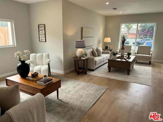 4649 W 152nd Street, Lawndale CA: https://media.crmls.org/mediaz/865da4ae-66fd-400b-807d-8d8030f3c1b8.jpg