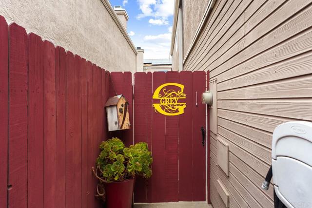 Detail Gallery Image 2 of 22 For 1495 H St, Ramona,  CA 92065 - 3 Beds | 2/1 Baths