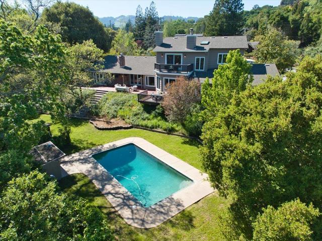 50 Bear Gulch Drive, Portola Valley CA: https://media.crmls.org/mediaz/865e8ad8-ab21-46da-ae16-658d8d0ef8e8.jpg
