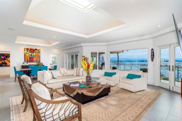 Detail Gallery Image 3 of 41 For 621 San Elijo St, San Diego,  CA 92106 - 4 Beds | 5/2 Baths