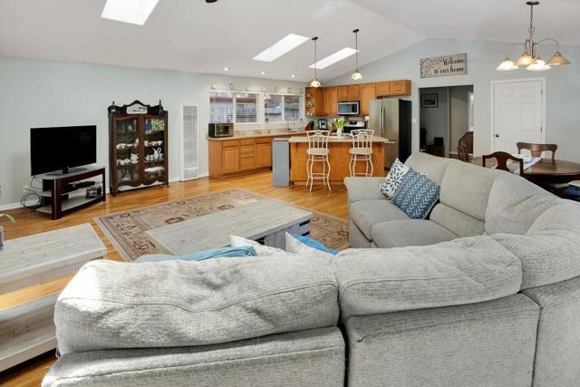 1151 Lakeside Drive, Felton CA: https://media.crmls.org/mediaz/865ef438-0be3-446b-8848-080267bc3dfc.jpg