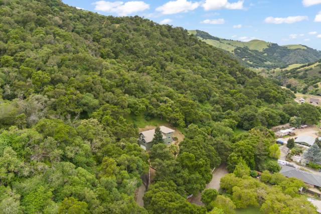 2655 San Juan Canyon Road, San Juan Bautista CA: https://media.crmls.org/mediaz/865f3856-d3db-4ec8-a3d0-9f182458f90d.jpg