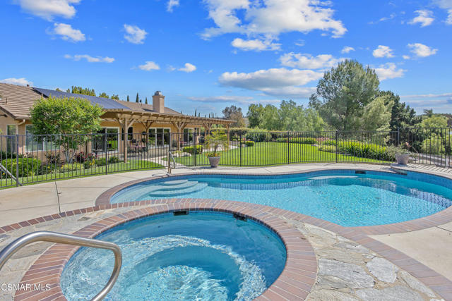 12490 Ridge Drive, Santa Rosa CA: https://media.crmls.org/mediaz/865fc577-cb7c-4449-87ac-305f125442d7.jpg