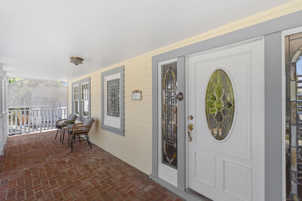 921 Court Way - photo 6