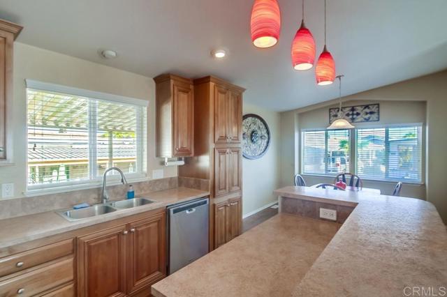 Detail Gallery Image 10 of 30 For 8545 Mission Gorge Rd #SPC 232,  Santee,  CA 92071 - 3 Beds | 2 Baths