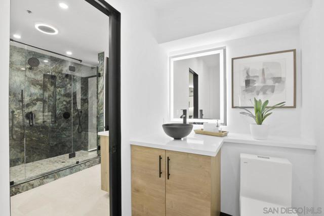 Image 18 of 1 For 700 Front St #1402  1402