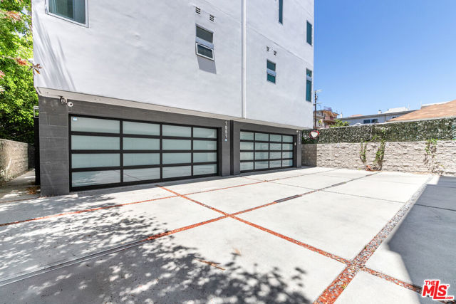 1951 Manning Avenue, Los Angeles CA: https://media.crmls.org/mediaz/86619b59-7760-4481-9112-2cd919e27911.jpg