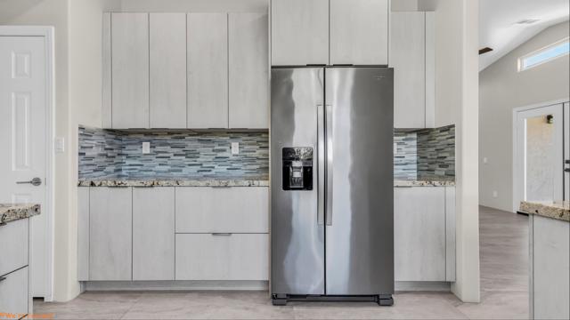 68099 Via Domingo, Desert Hot Springs CA: https://media.crmls.org/mediaz/8661e4dd-5bdb-4b04-af39-9e944de5608f.jpg