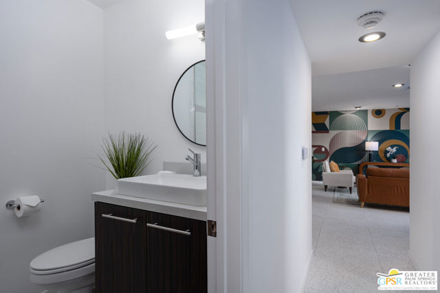 588 E San Lorenzo Road #204, Palm Springs, CA 92264