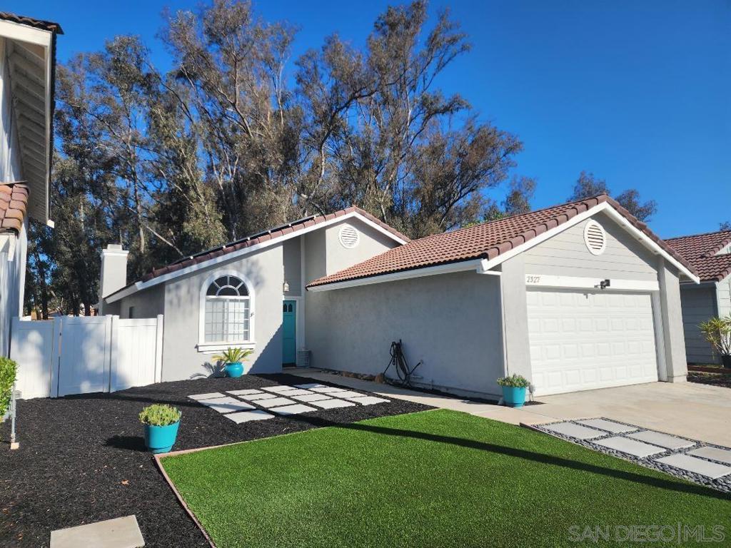 2327 Lake Forest