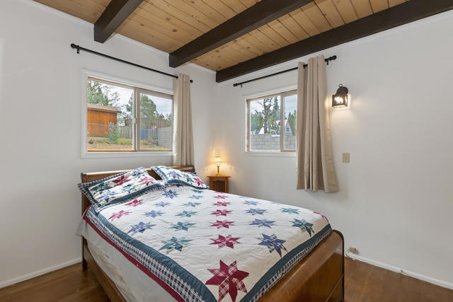 102 E Country Club Boulevard, Big Bear CA: https://media.crmls.org/mediaz/866230d5-5209-4ceb-986b-b31a5d878f8c.jpg