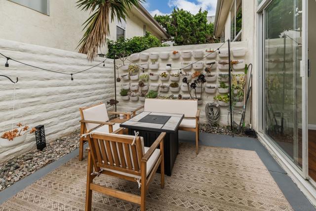 2544 Navarra Dr, Carlsbad CA: https://media.crmls.org/mediaz/86624f9b-26da-40f8-a2dc-552f680f8833.jpg