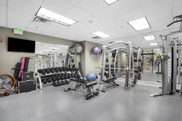 700 Front St, San Diego CA: https://media.crmls.org/mediaz/8662a79f-9983-4c03-9aae-3650683ee3a2.jpg