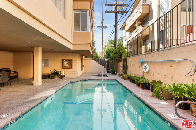 1500 Camden Avenue, Los Angeles CA: https://media.crmls.org/mediaz/8662ab38-3b7f-492f-94ec-093ddf76bf85.jpg