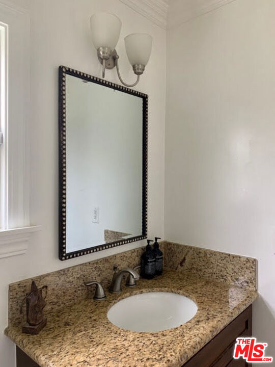 2905 Somerset Drive, Los Angeles CA: https://media.crmls.org/mediaz/8662c780-d9fe-4e89-abd7-1f2e8de1c935.jpg