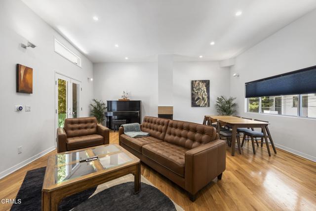 Detail Gallery Image 29 of 47 For 3551 Dixie Canyon Pl, Los Angeles,  CA 91423 - 4 Beds | 3/1 Baths