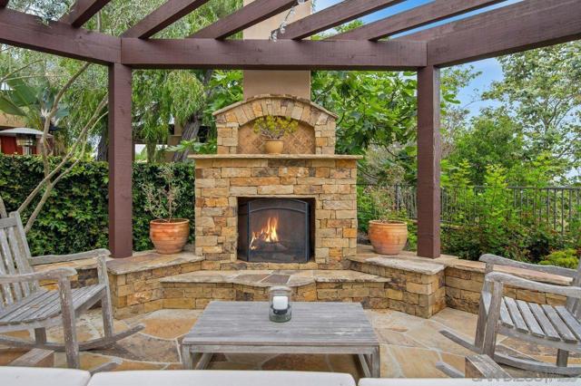 1460 Lauren Court, Encinitas CA: https://media.crmls.org/mediaz/86638636-1eef-4a03-b8da-47c8322254c0.jpg