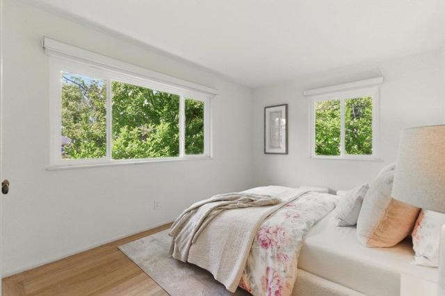 341 Linfield Drive, Menlo Park CA: https://media.crmls.org/mediaz/86639488-ad70-403d-abc9-4236b1a297ce.jpg